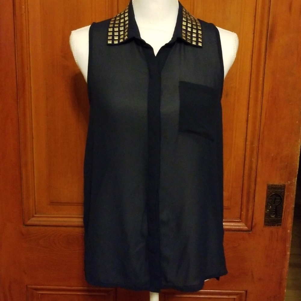 STUDDED COLLAR SHEER TOP